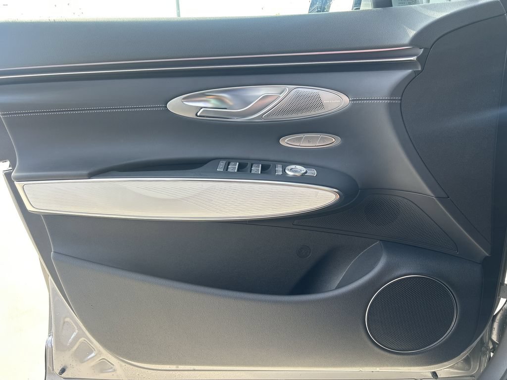 New 2026 Genesis GV70 2.5T Advanced AWD/4WD image 16