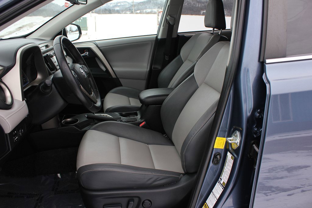 Used 2013 Toyota RAV4 Limited AWD/4WD image 11