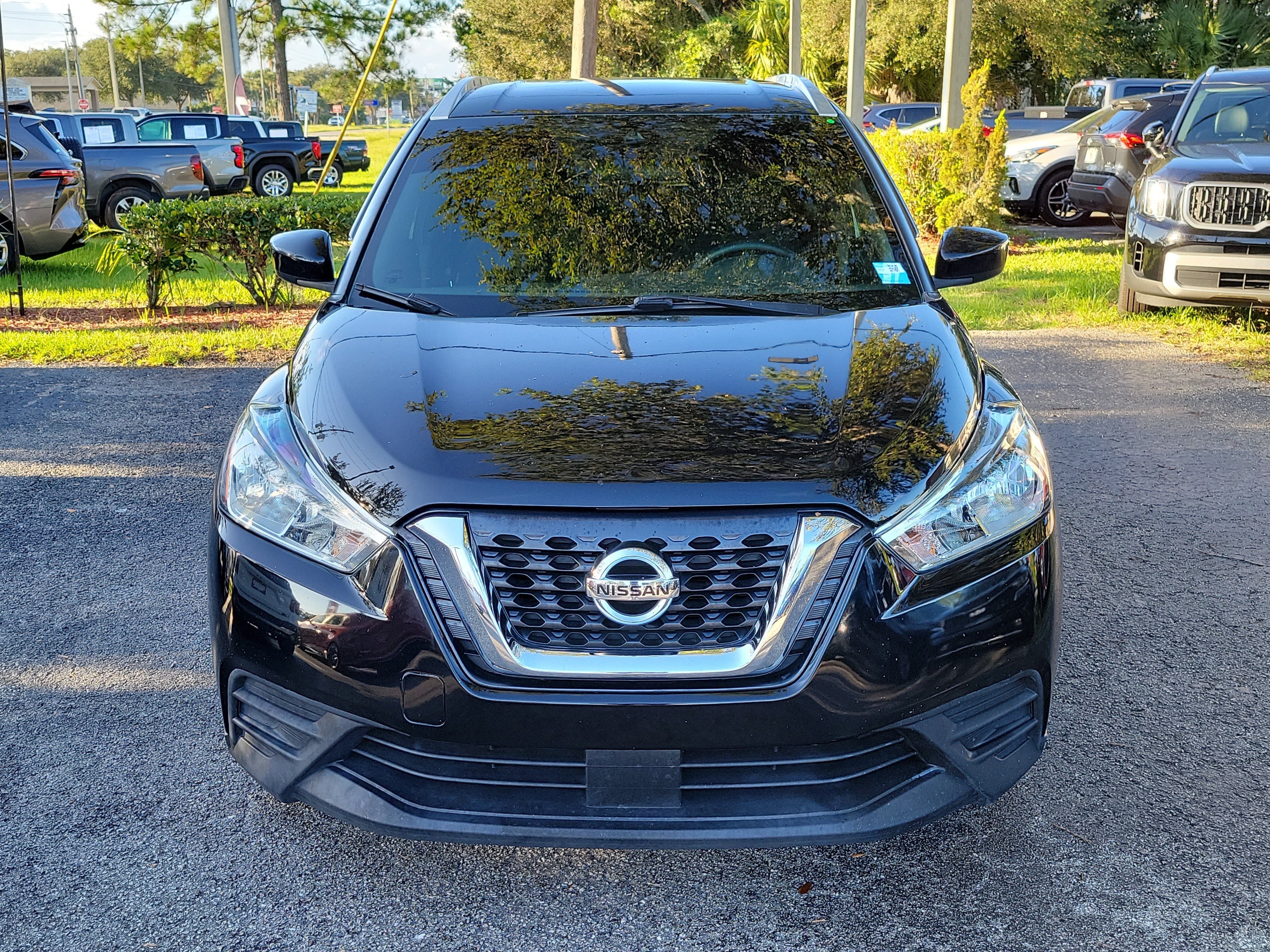 Used 2020 Nissan Kicks SV FWD image 2