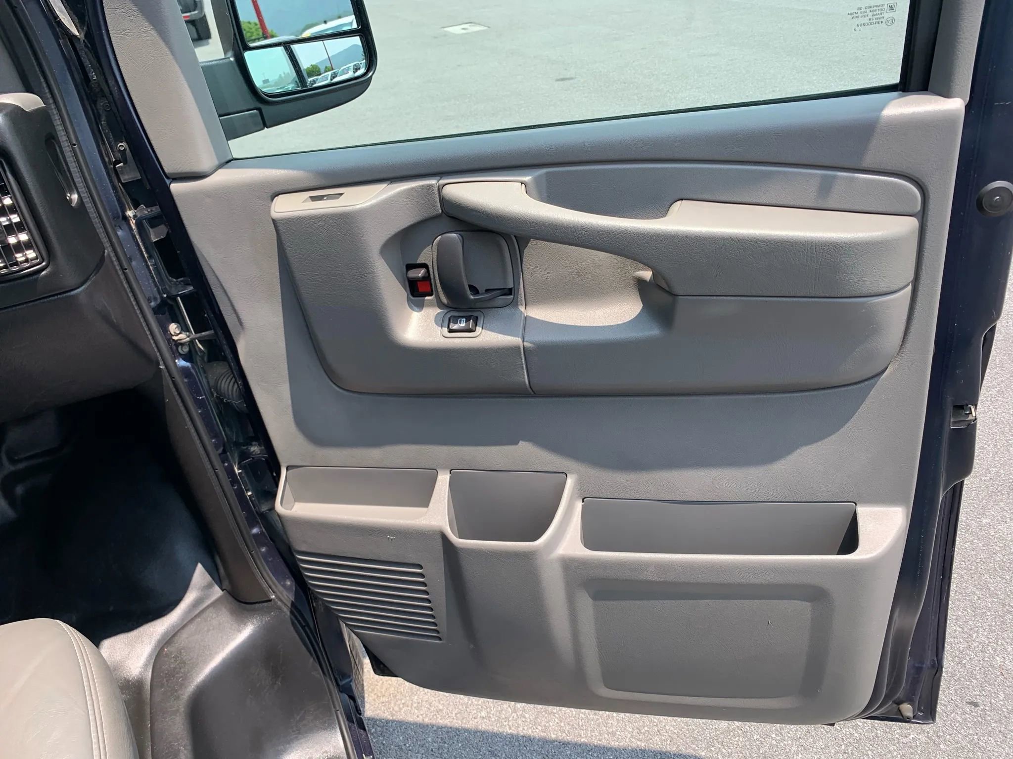 Used 2012 Chevrolet Express 3500 LS RWD image 20