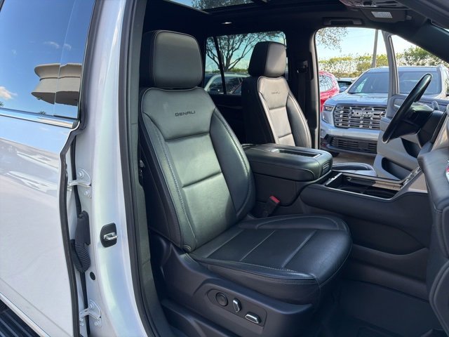 Used 2022 GMC Yukon Denali image 23