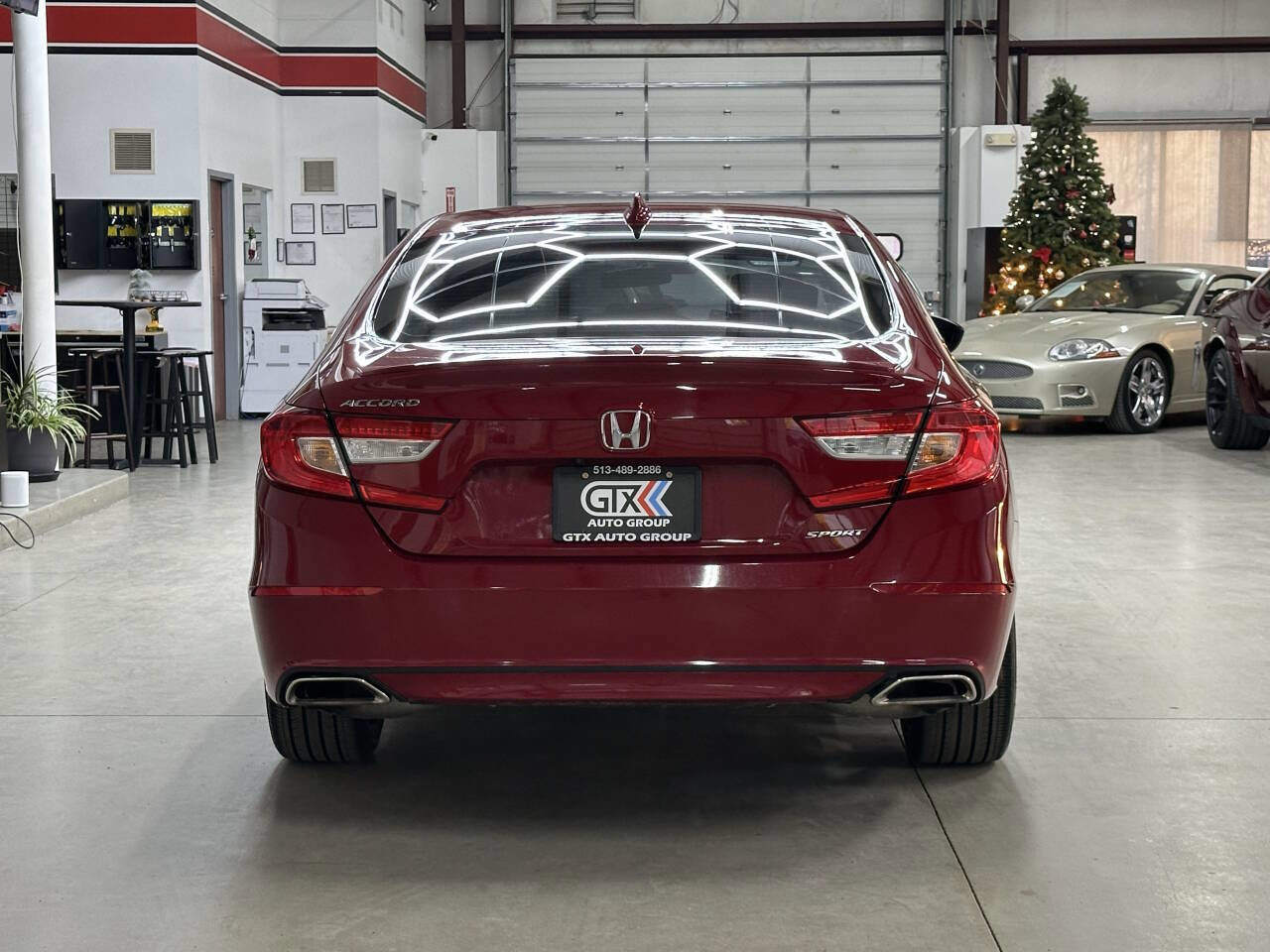 Used 2018 Honda Accord Sport image 3