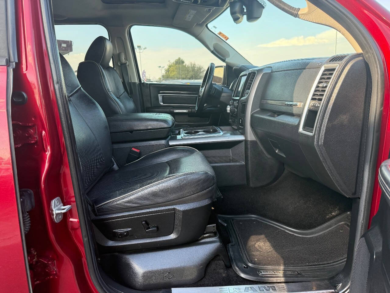 Used 2014 RAM 1500 Limited AWD/4WD image 16