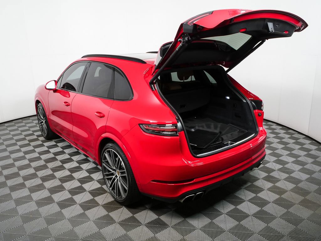 Certified 2023 Porsche Cayenne Turbo w/ Assistance Package image 34