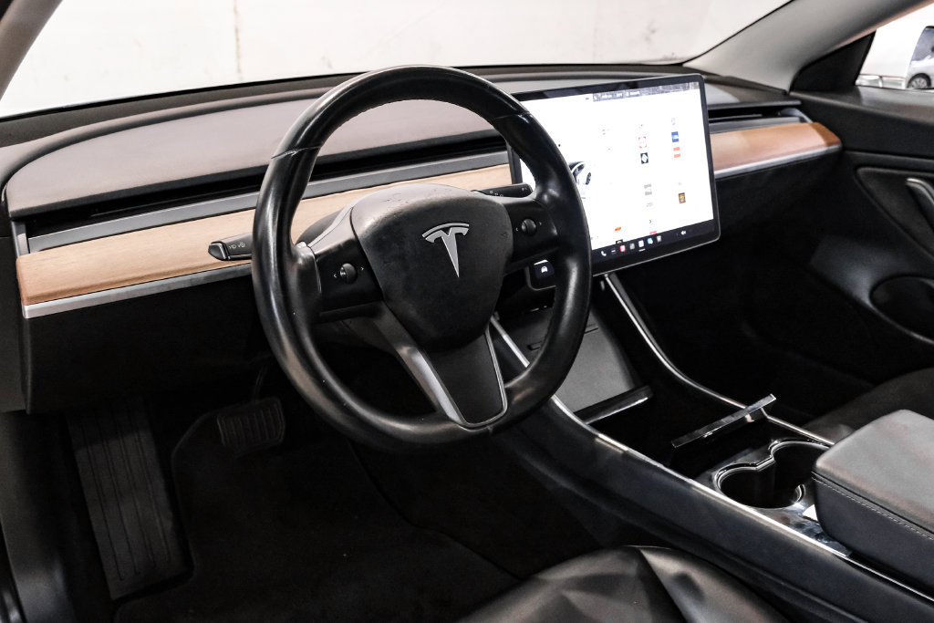 Used 2018 Tesla Model 3 Long Range RWD image 3