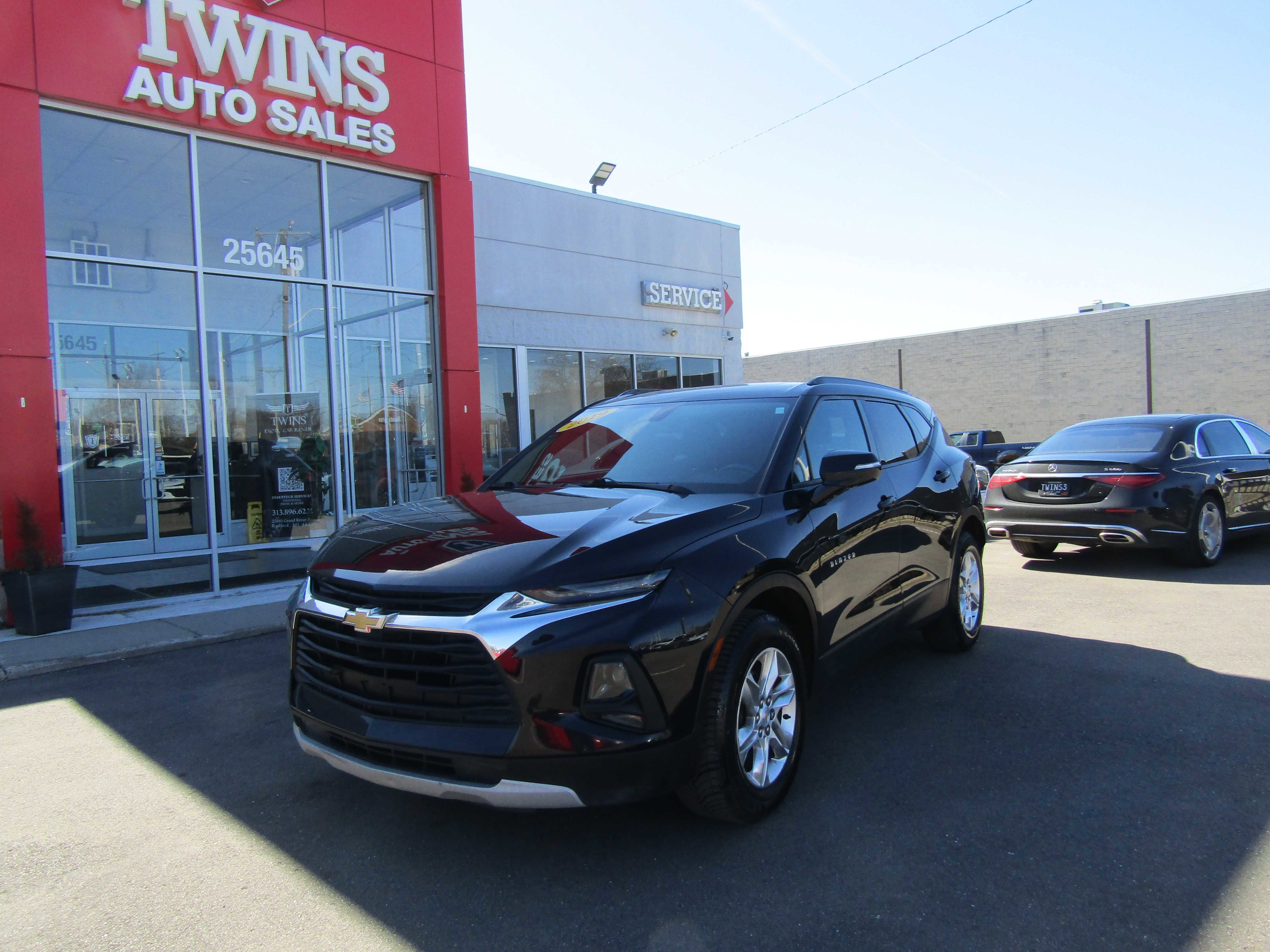 Used 2019 Chevrolet Blazer LT image 2