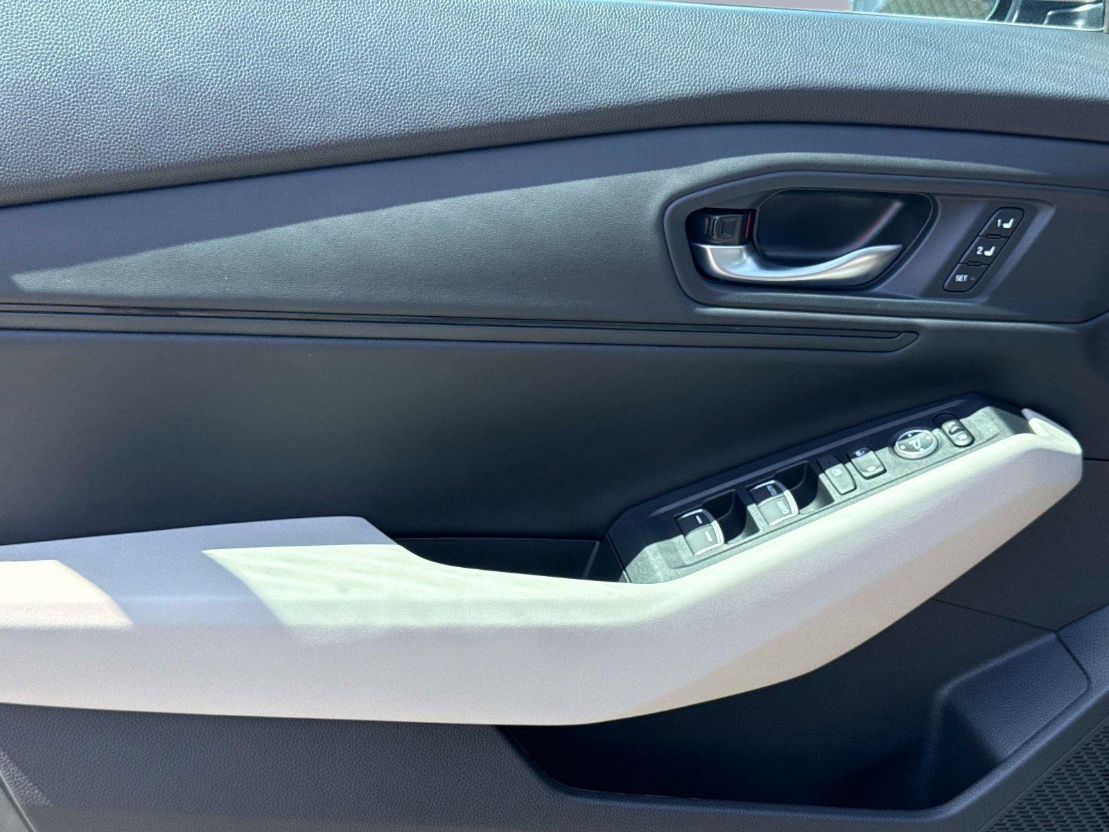 Certified 2025 Honda Accord EX-L image 17