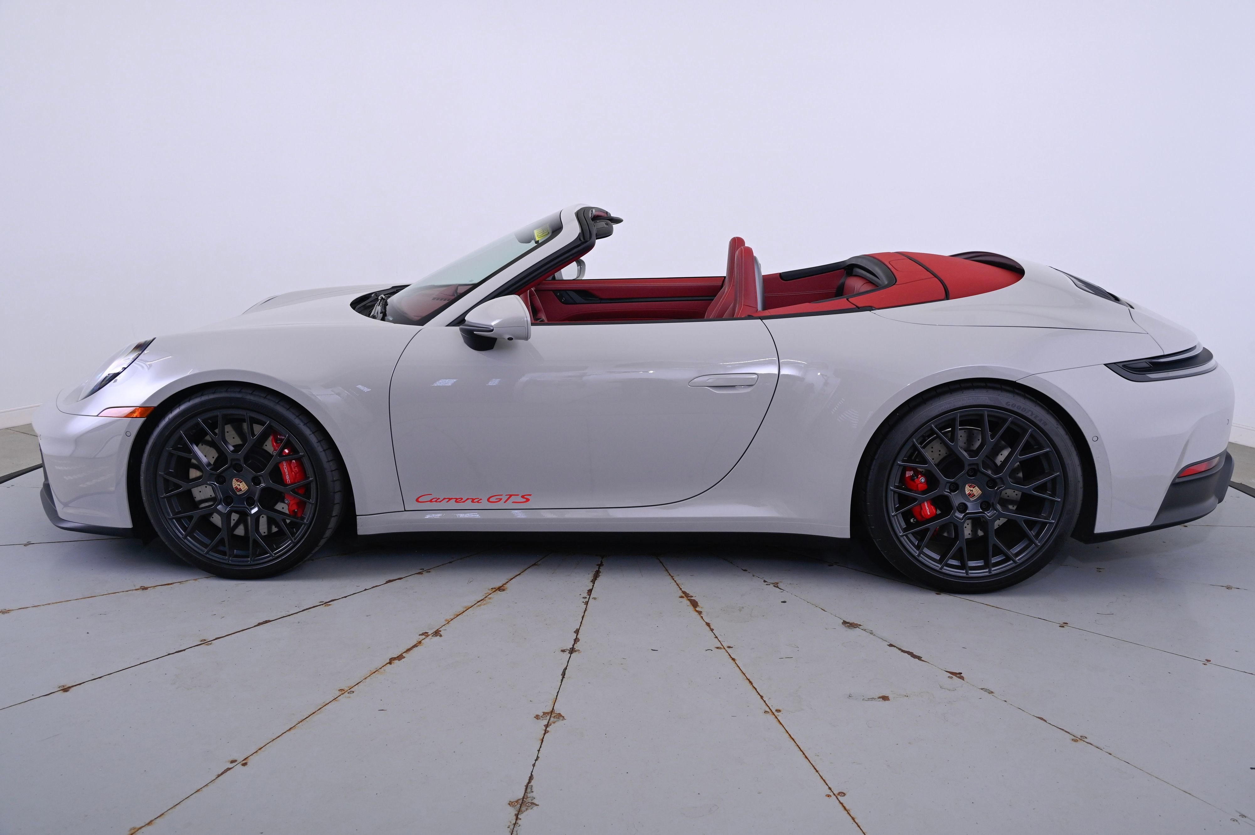 Used 2026 Porsche 911 Carrera GTS image 2