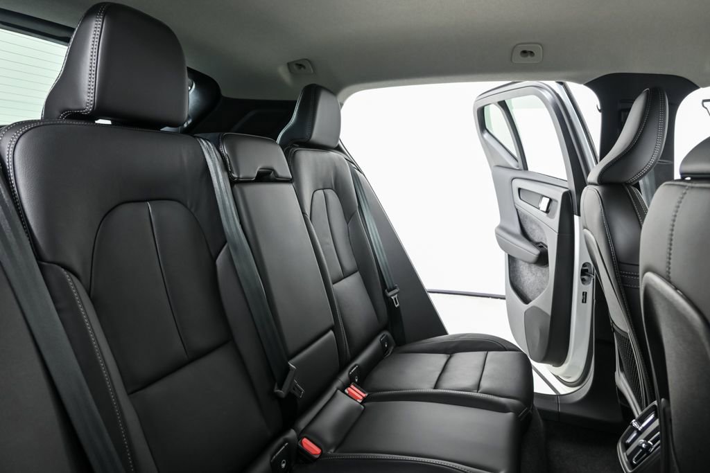 Certified 2026 Volvo XC40 B5 Core w/ Climate Package image 22