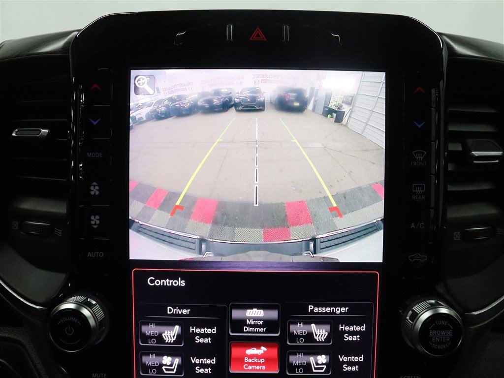 Used 2019 RAM 1500 Laramie AWD/4WD image 38