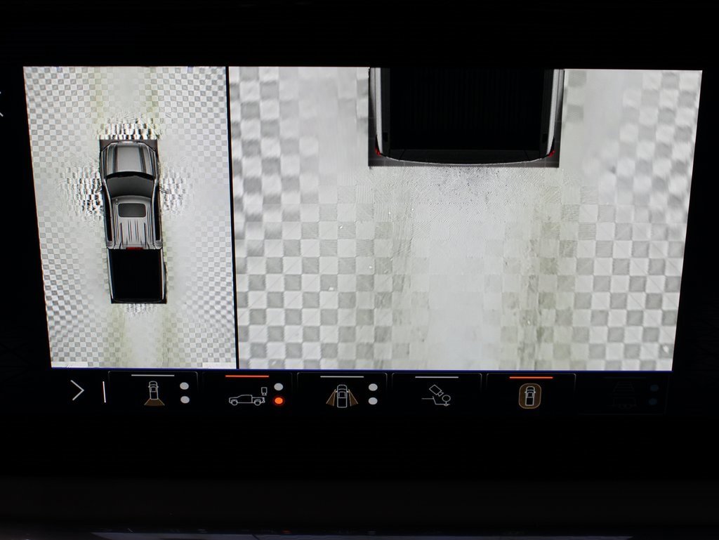 Used 2025 GMC Sierra 1500 Denali Ultimate image 16