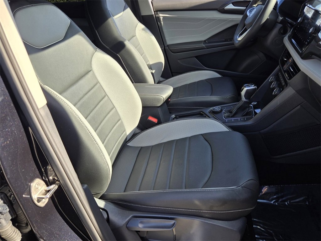 Certified 2024 Volkswagen Taos SEL image 16