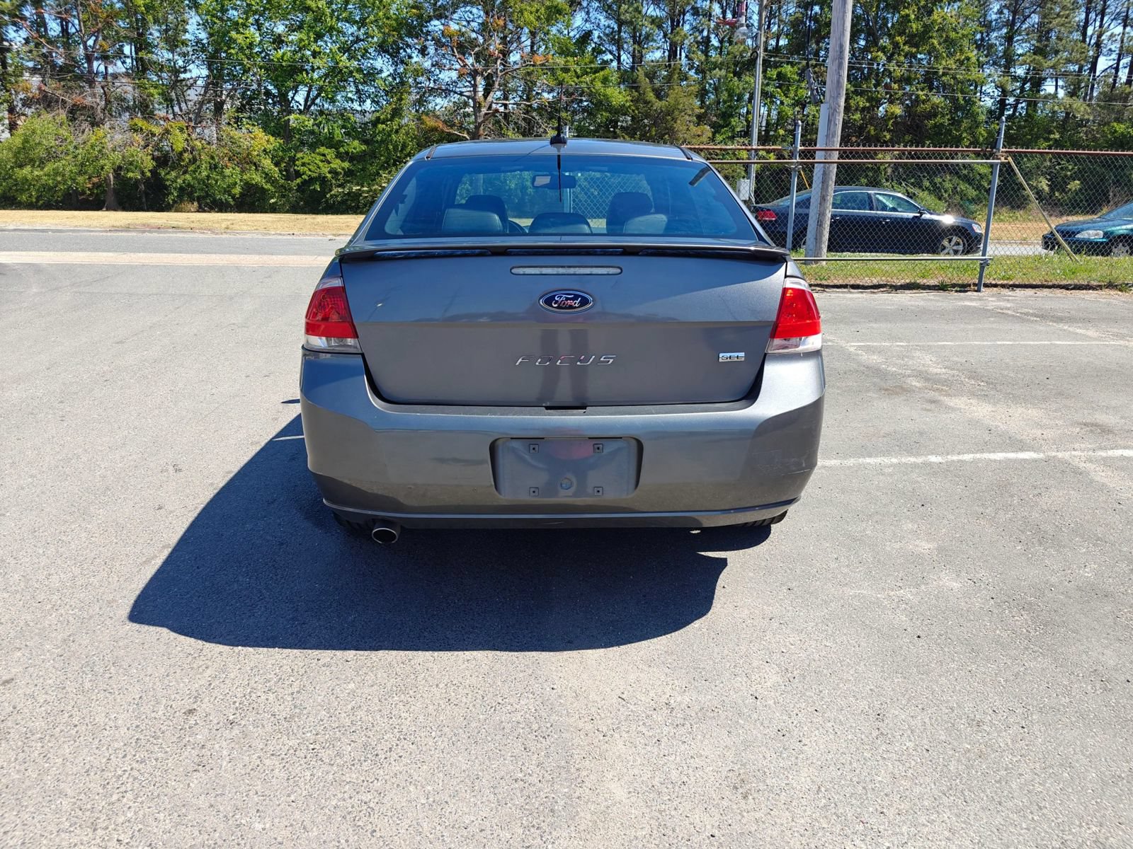 Used 2010 Ford Focus SEL FWD image 4