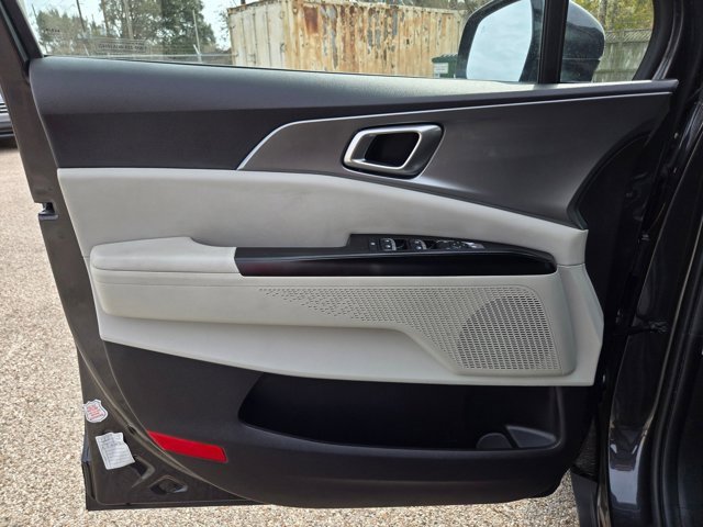 Used 2024 Kia Carnival LX image 13