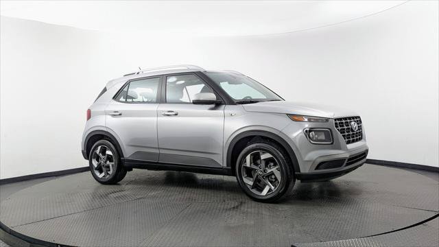 Used 2026 Hyundai Venue SEL FWD image 11