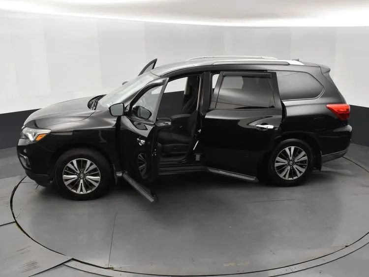 Used 2017 Nissan Pathfinder SV AWD/4WD image 7