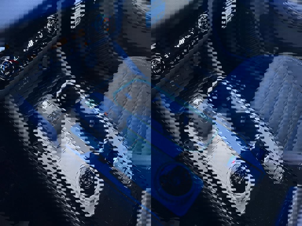 New 2025 Mitsubishi Outlander SE image 19