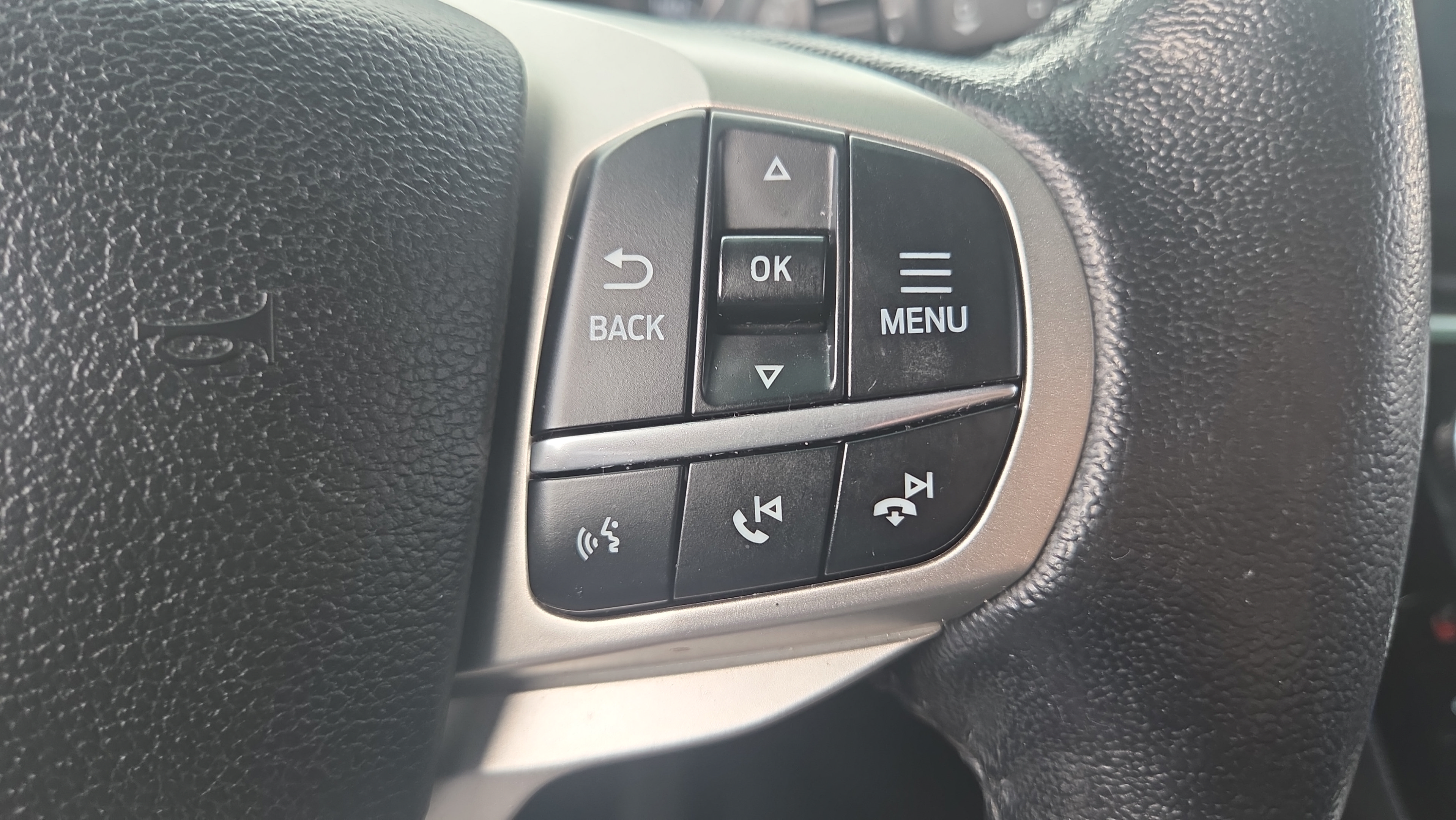 Used 2021 Ford Explorer Limited w/ Equipment Group 301A RWD image 23