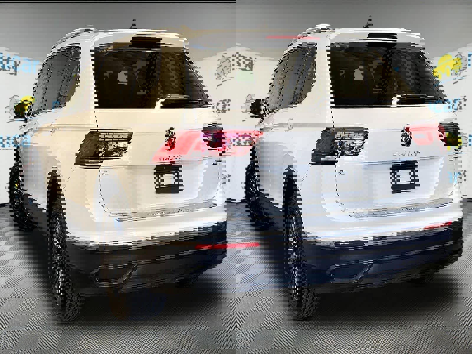 Certified 2023 Volkswagen Tiguan SE AWD/4WD image 4