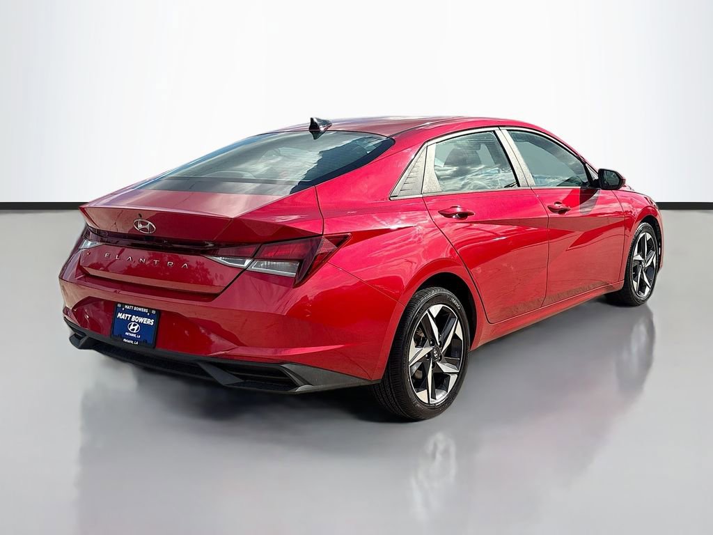 Used 2023 Hyundai Elantra SEL w/ Convenience Package image 5