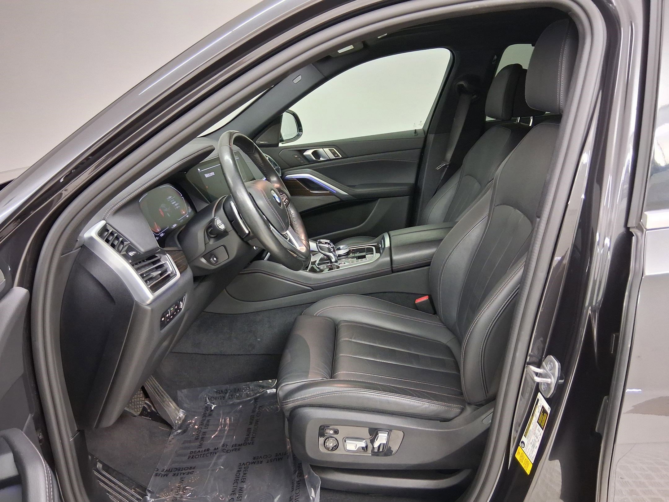 Used 2021 BMW X6 sDrive40i w/ Executive Package RWD image 3