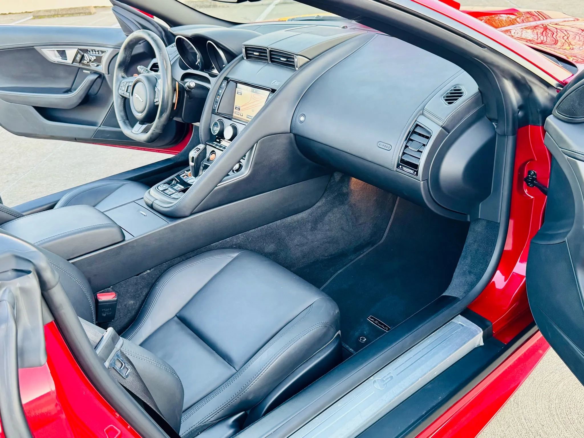 Used 2017 Jaguar F-TYPE S image 32