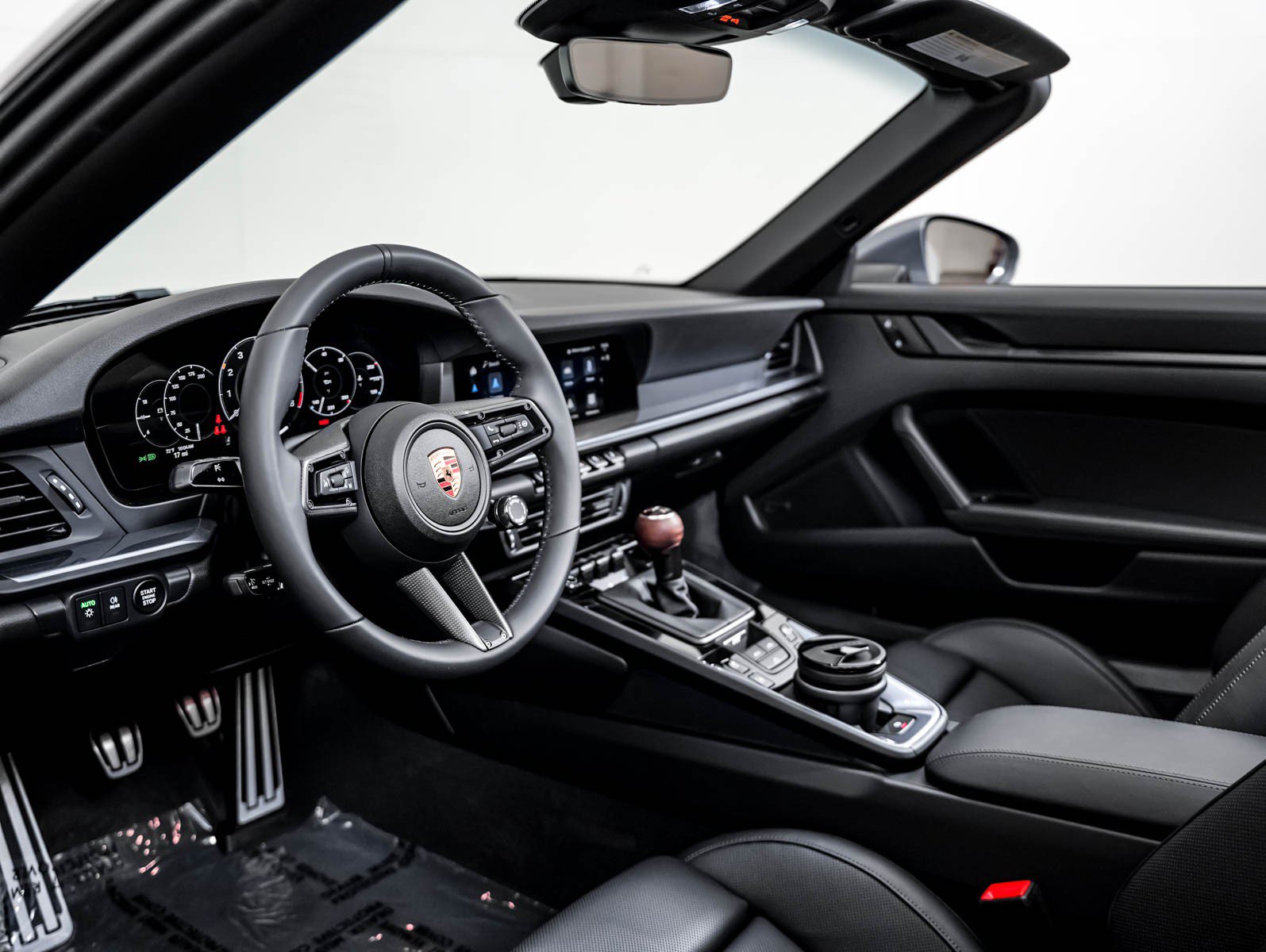 New 2026 Porsche 911 Carrera T RWD image 4