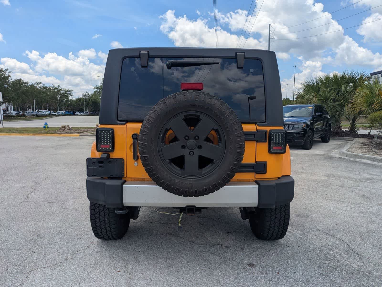 Used 2012 Jeep Wrangler Sahara w/ Connectivity Group AWD/4WD image 5