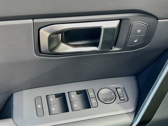 New 2027 Kia Seltos X-Line S w/ X-Line S Premium Package AWD/4WD image 17