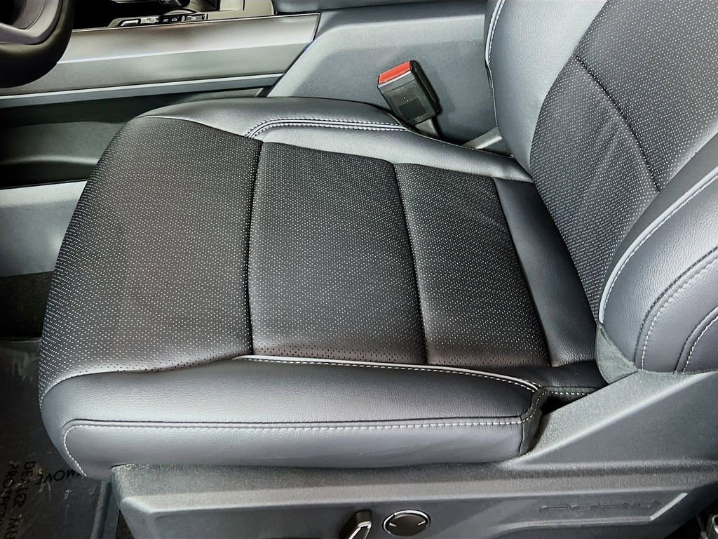 New 2025 Ford F150 Lariat w/ Equipment Group 502A High image 23