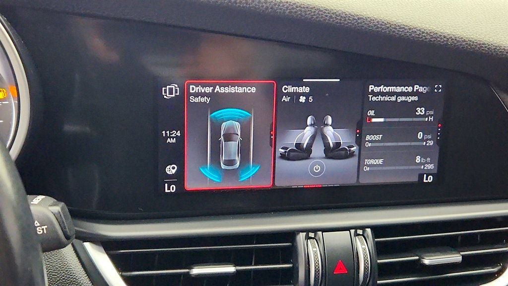 Used 2020 Alfa Romeo Giulia Ti w/ Active Blind Spot Package AWD/4WD image 20