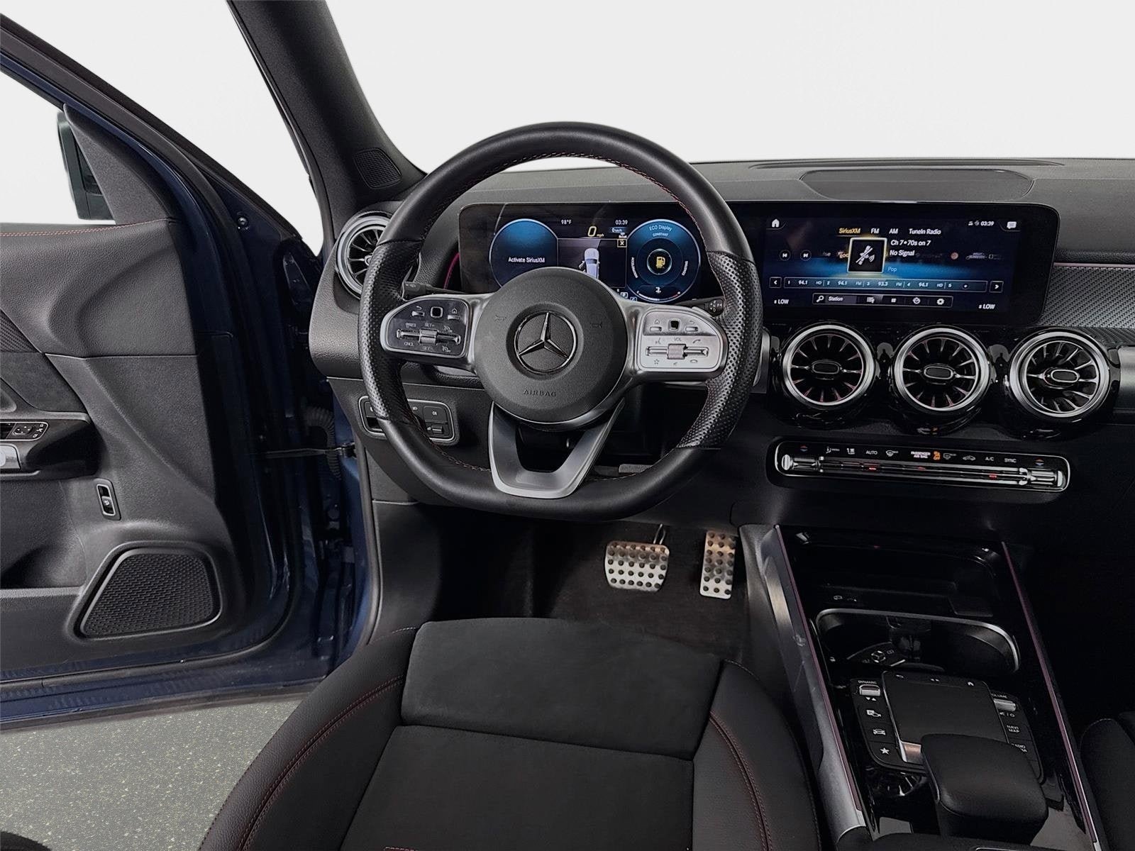 Used 2023 Mercedes-Benz GLB 250 w/ AMG Line image 24