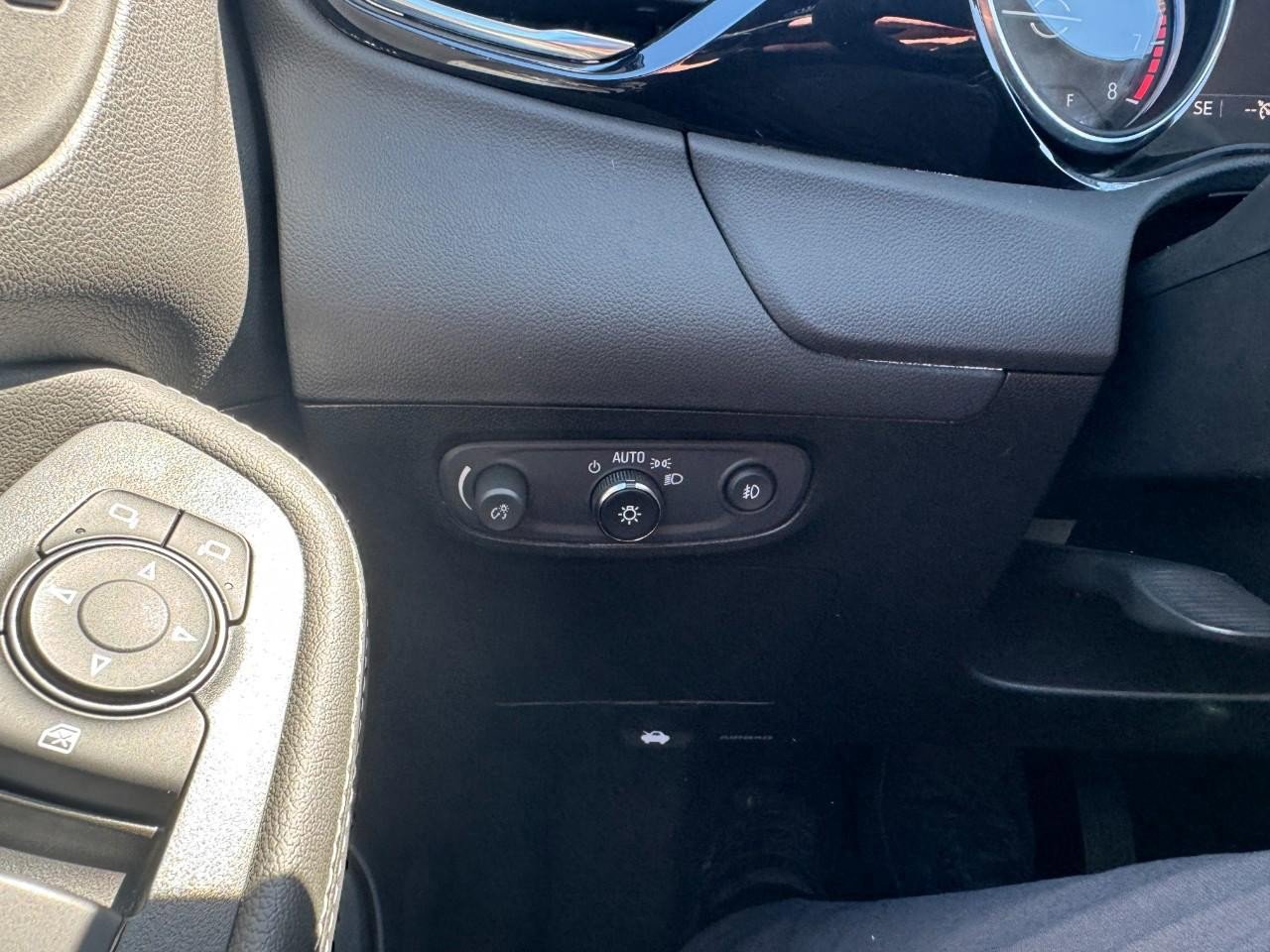 Used 2023 Buick Encore GX Select image 25