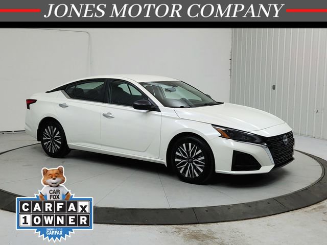 Used 2025 Nissan Altima 2.5 SV FWD image 1