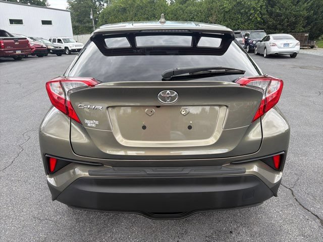 Used 2021 Toyota C-HR XLE FWD image 11