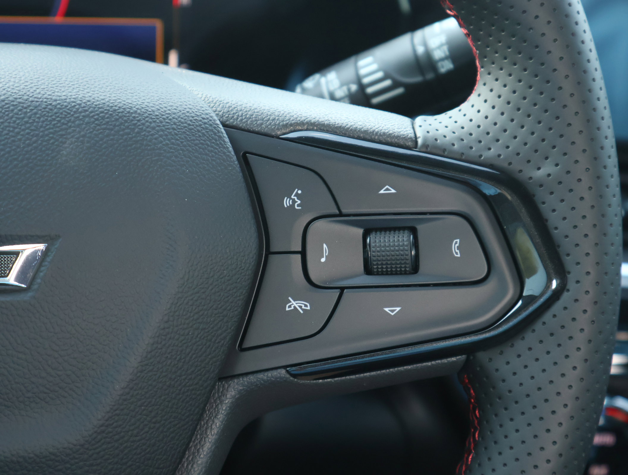 New 2026 Chevrolet Trax RS w/ Sunroof Package FWD image 14