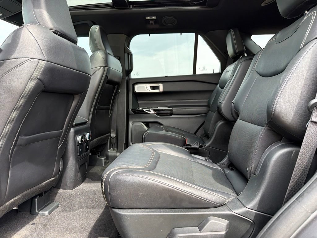 Used 2024 Ford Explorer ST w/ Technology Package AWD/4WD image 13