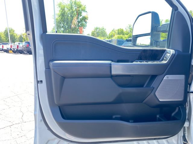 Used 2025 Ford F350 Lariat AWD/4WD image 16