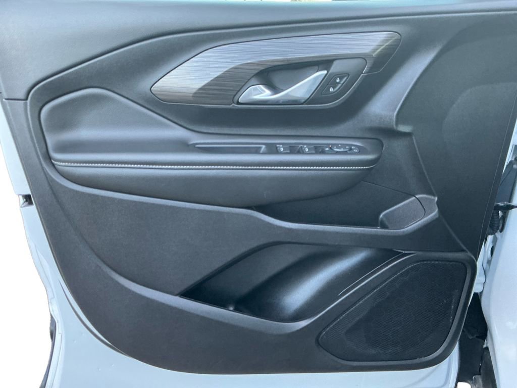 Used 2024 GMC Terrain SLE image 20
