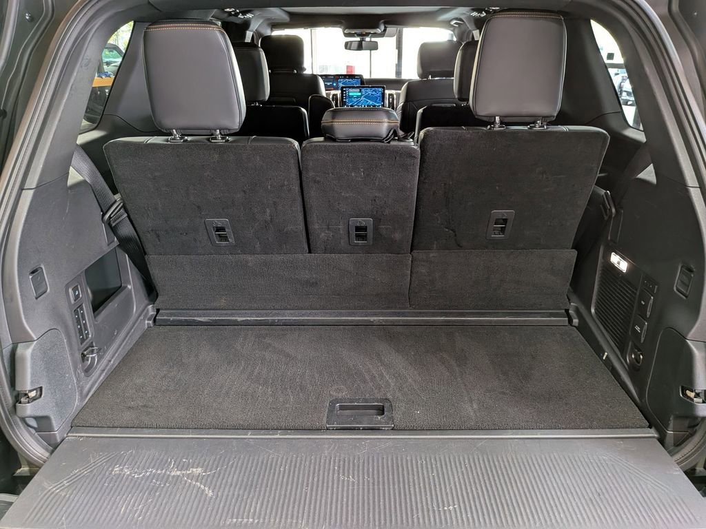 Used 2025 Ford Expedition Tremor image 7