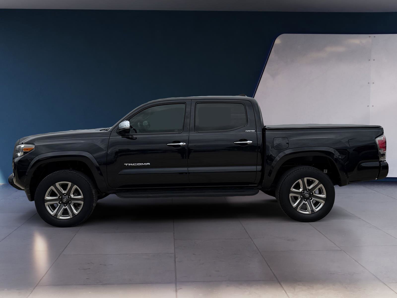Used 2019 Toyota Tacoma Limited image 2