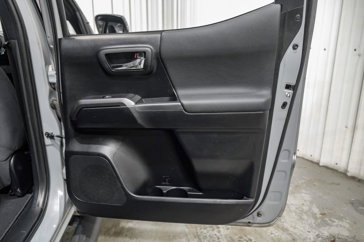 Used 2020 Toyota Tacoma TRD Off-Road w/ Advanced Technology Package image 43