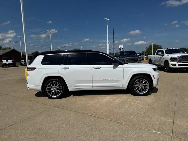 Used 2025 Jeep Grand Cherokee L Summit AWD/4WD image 8