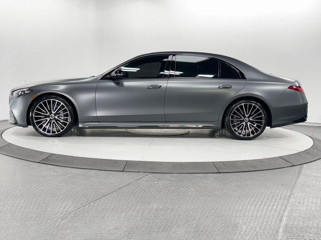 Used 2023 Mercedes-Benz S 580 4MATIC Sedan w/ AMG Line image 4