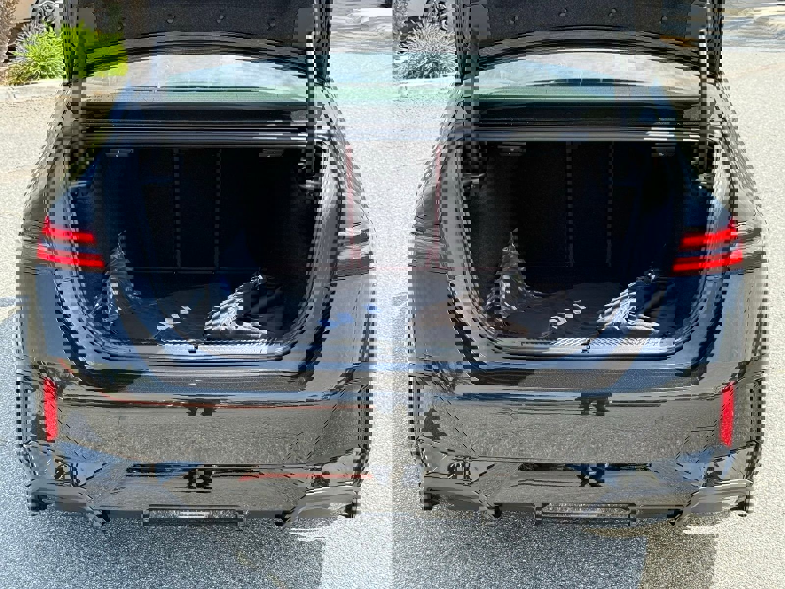 New 2026 BMW 550e xDrive w/ M Sport Professional Package AWD/4WD image 15