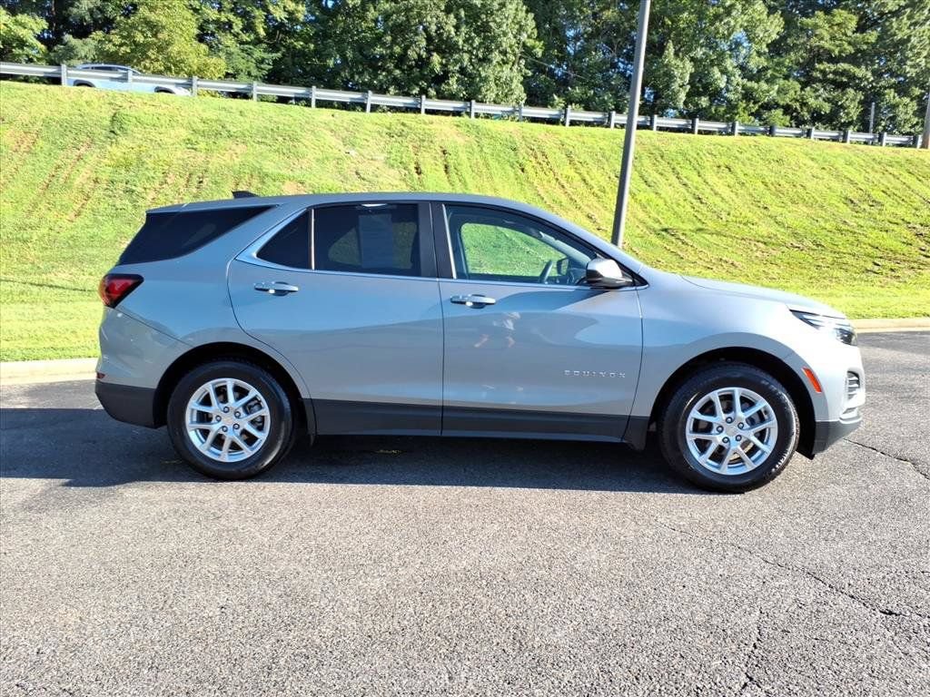Used 2024 Chevrolet Equinox LT FWD image 2