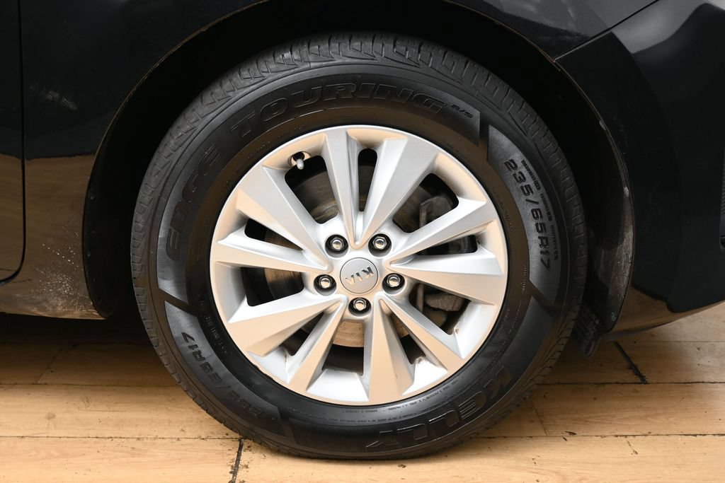 Used 2018 Kia Sedona L FWD image 14