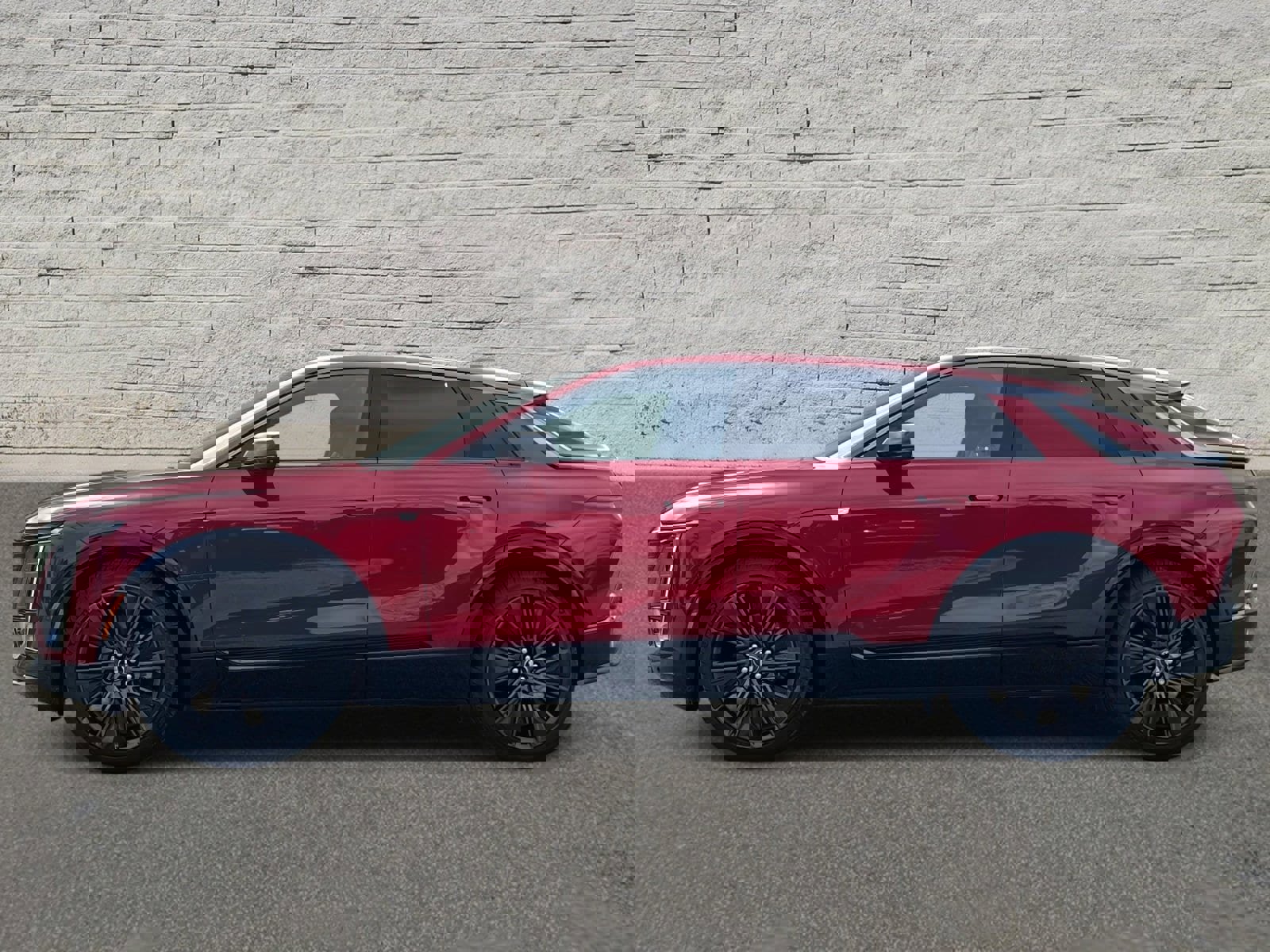 Used 2024 Cadillac Lyriq Sport video 2