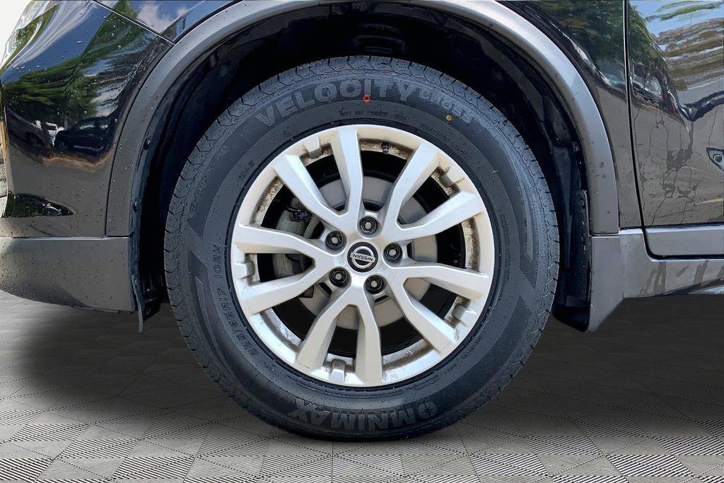 Used 2019 Nissan Rogue SV FWD image 20