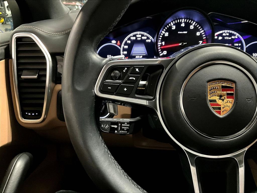 Certified 2023 Porsche Cayenne Platinum Edition AWD/4WD image 23